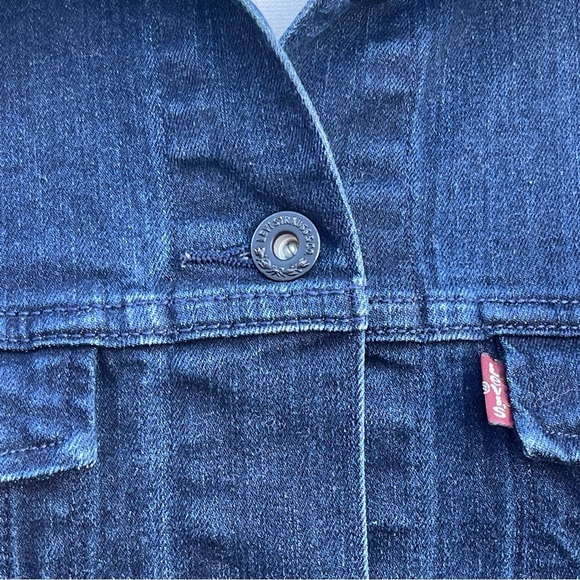 LEVI STRAUSS ~ Dark Wash Stretch Denim Jacket ~ Classic Levi’s Details ~ Small - Picture 4 of 12